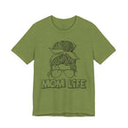 Mom Life Graphic Tee – Casual Motherhood T-Shirt with Messy Bun Design