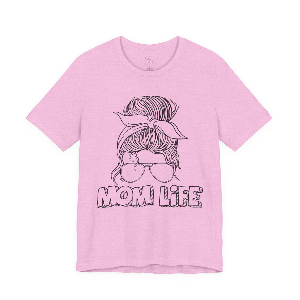 Mom Life Graphic Tee – Casual Motherhood T-Shirt with Messy Bun Design
