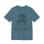 Mom Life Graphic Tee – Casual Motherhood T-Shirt with Messy Bun Design