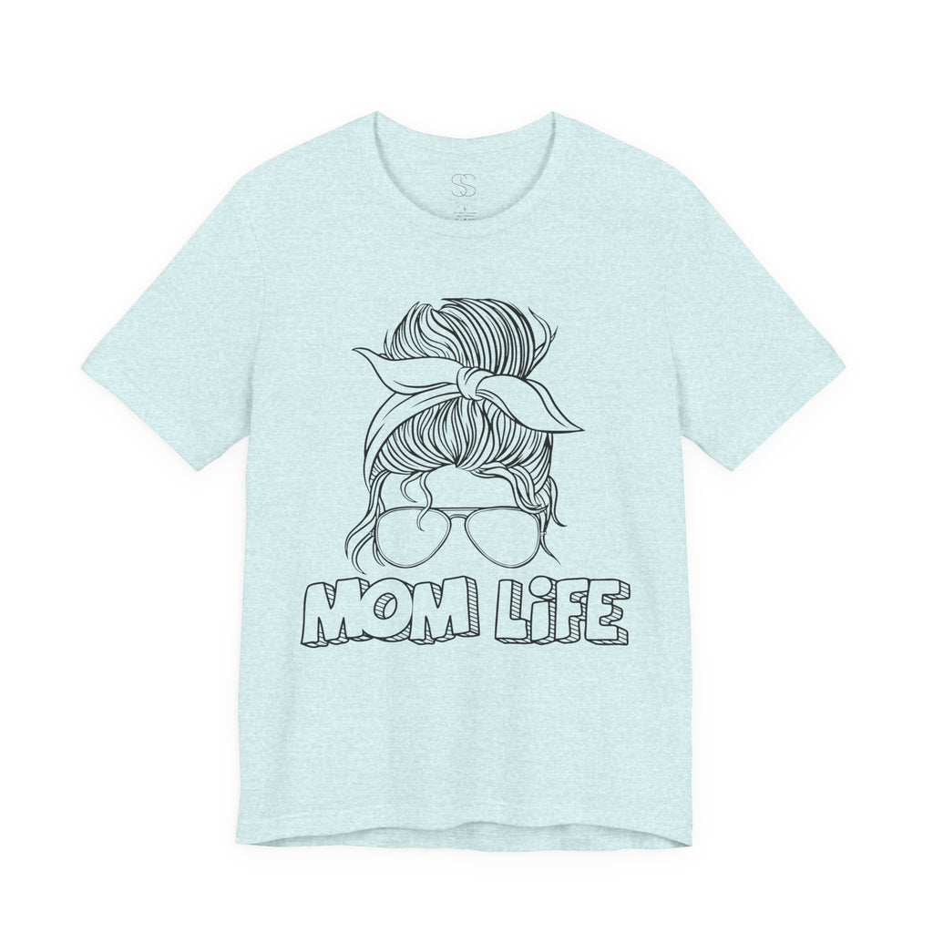 Mom Life Graphic Tee – Casual Motherhood T-Shirt with Messy Bun Design